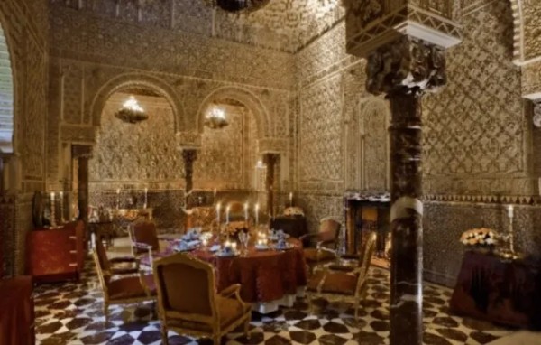 Epstein Skandalında yeni Detay Ortaya Çıktı! 18 Milyon Euroluk Saray Almaya Çalışmış